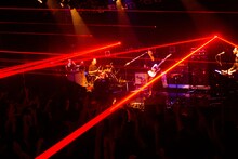 「MIYAVI Japan Tour 2016 "NEW BEAT, NEW FUTURE"」初日公演の様子。（Photo by Yusuke Okada）