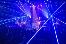 「MIYAVI Japan Tour 2016 "NEW BEAT, NEW FUTURE"」初日公演の様子。（Photo by Yusuke Okada）