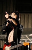 宮本浩次（Vo, G）（撮影：岡田貴之）