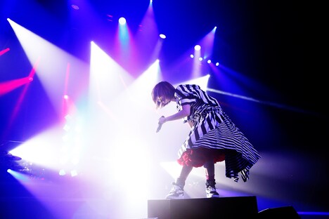 aiko「Love Like Pop vol.19」東京・NHKホール公演の様子。（撮影：岡田貴之）