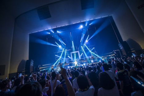 家入レオ「5th Live Tour 2016 ～WE | ME～」埼玉・三郷市文化会館 大ホール公演の様子。（撮影：田中聖太郎）