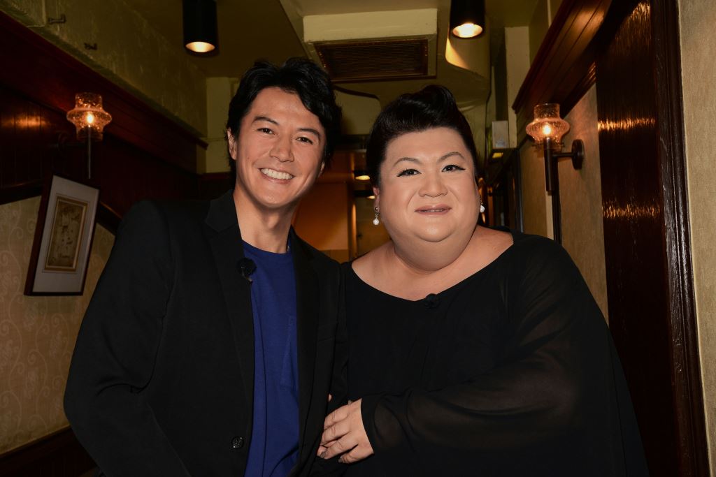 福山雅治（左）とマツコ・デラックス（右）。(c)テレビ朝日