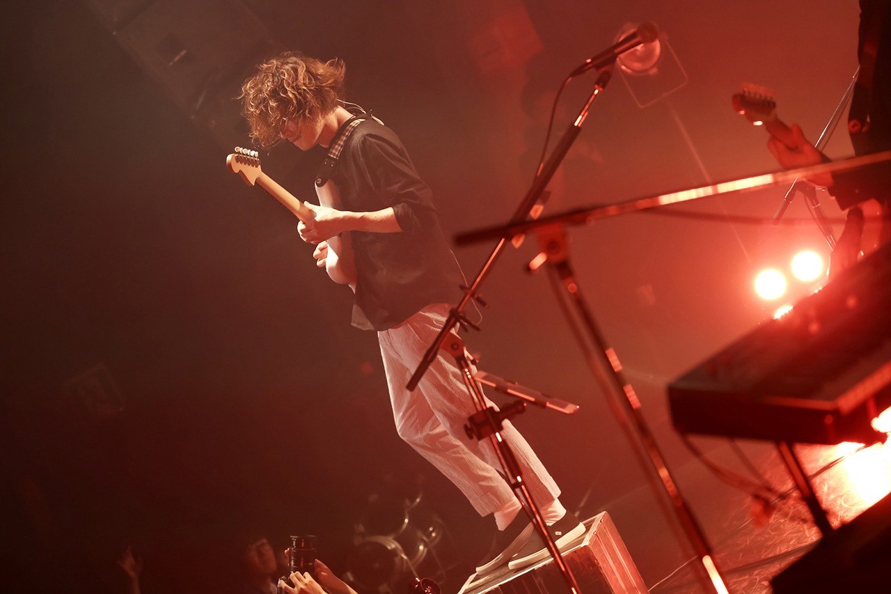 黒田隼之介（G, Cho）（撮影：後藤壮太郎）