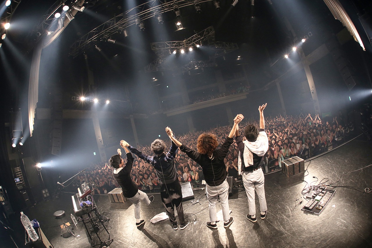 sumika「『アンサーパレード』Release Tour Final OnemanLive【Little crown #3】」神奈川・CLUB CITTA'公演の様子。（撮影：後藤壮太郎）