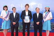 「佐世保観光名誉大使就任式」に出席したEXILE TAKAHIRO（中央）。（写真提供：LDH）