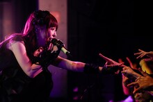 黒崎真音「Beautiful Resistance」ツアー初日公演の様子。（写真提供：NBCユニバーサルエンターテイメント）