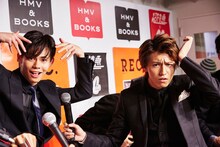 左からカイ、タカシ。（写真提供：小学館）