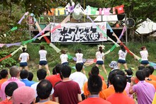 アップアップガールズ（仮）によるライブの様子。