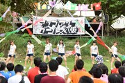 アップアップガールズ（仮）によるライブの様子。