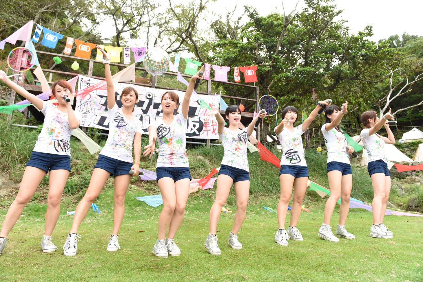 アップアップガールズ（仮）によるライブの様子。