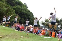 アップアップガールズ（仮）によるライブの様子。