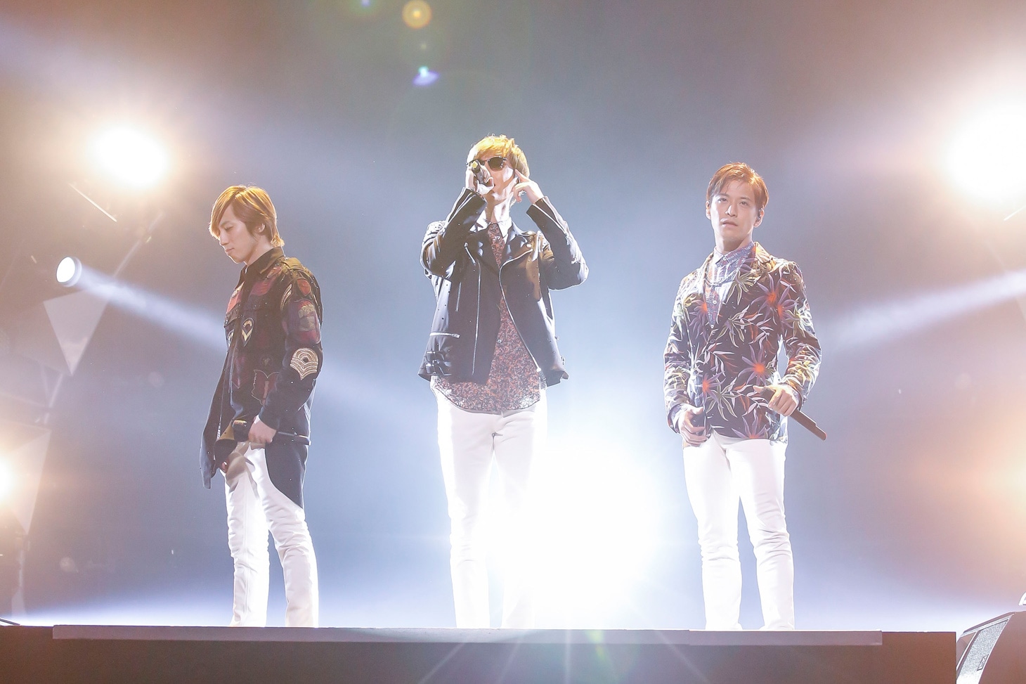 w-inds.「w-inds. 15th Anniversary LIVE TOUR 2016 "Forever Memories”」最終公演の様子。（提供：ポニーキャニオン）
