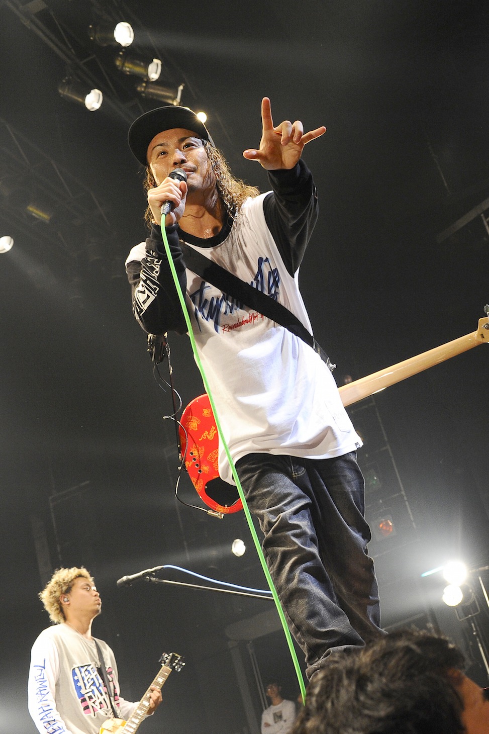KENTA（Vo, B / WANIMA）（Photo by Yuji ”本田本” Honda）