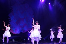 「私立恵比寿中学秋ツアー2016～エビ中って現役中学生一人も居ないグループなんだって！～」初日公演の様子。