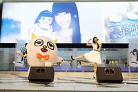 左からこぶしまる、寺嶋由芙。