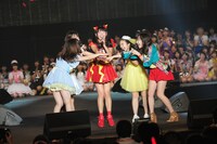 「@JAM×ナタリー EXPO 2016」フィナーレの様子。