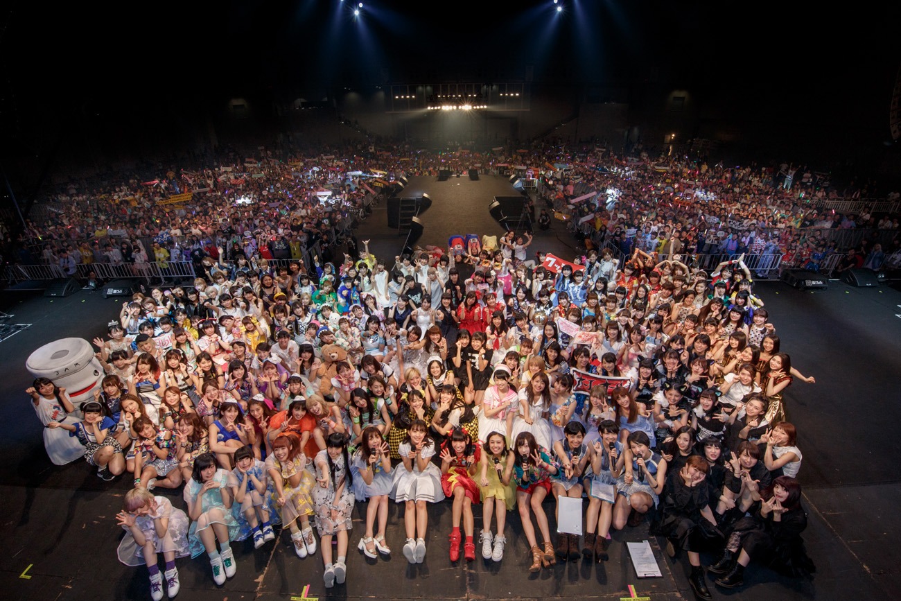 「@JAM×ナタリー EXPO 2016」フィナーレの様子。