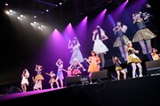 PASSPO☆とベイビーレイズJAPANのコラボの様子。