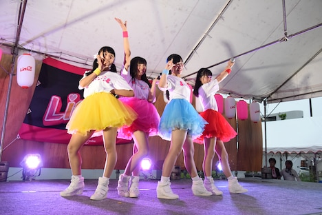 BudLaBによるライブの様子。