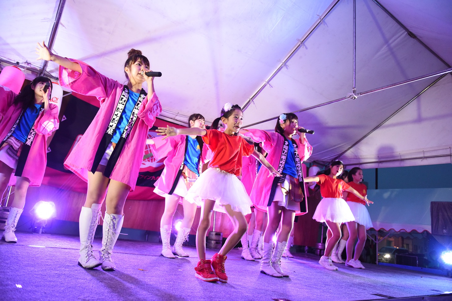 LinQによるライブの様子。