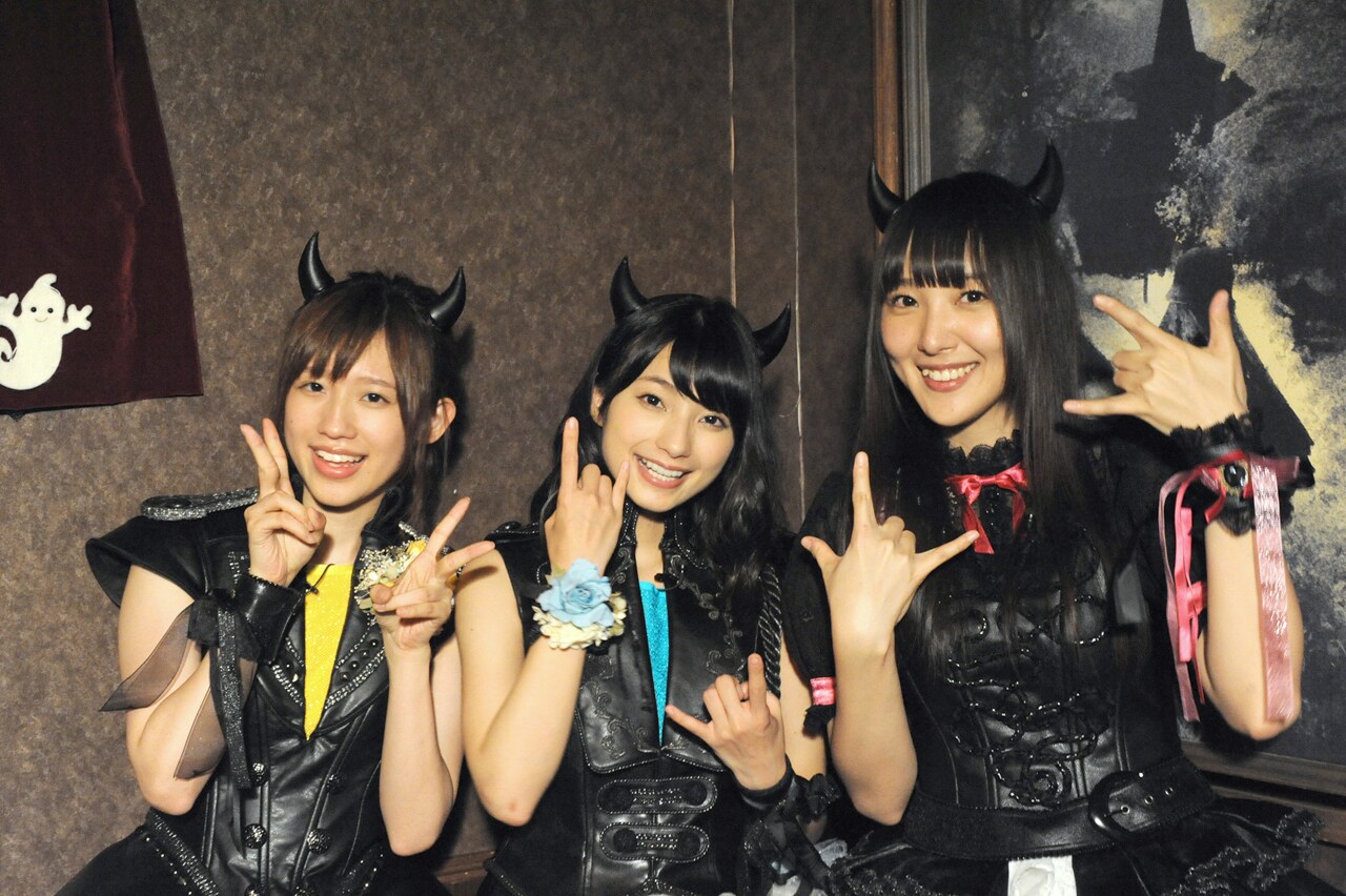 イヤホンズ×監獄レストランにメンバー命名の“悪魔カクテル”も