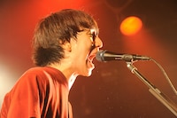 椎木知仁（G, Vo）（Photo by MASANORI FUJIKAWA）