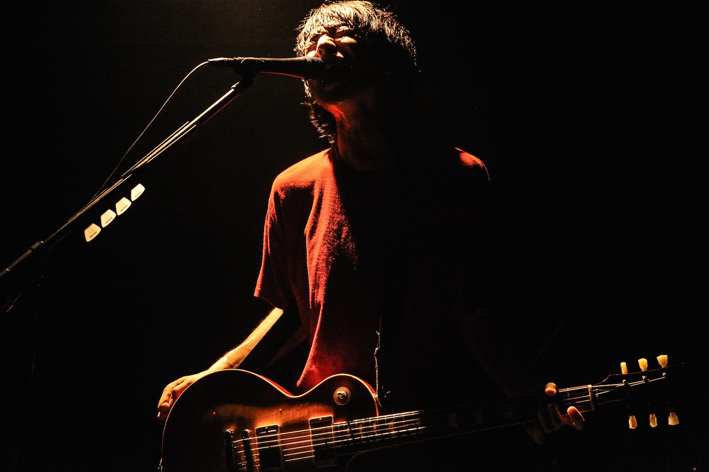 椎木知仁（G, Vo）（Photo by MASANORI FUJIKAWA）