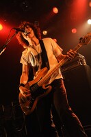 山本大樹（B, Cho）（Photo by MASANORI FUJIKAWA）