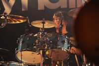 山田淳（Dr）（Photo by MASANORI FUJIKAWA）