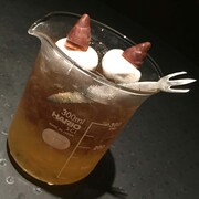 高橋李依がネーミングしたカクテル「黄吐の物子さん」。