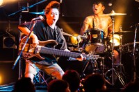 FEELFLIP「I’M ON MY WAY TOUR 2016」東京・渋谷CLUB QUATTRO公演の様子。（撮影：カヤキヨシアキ）