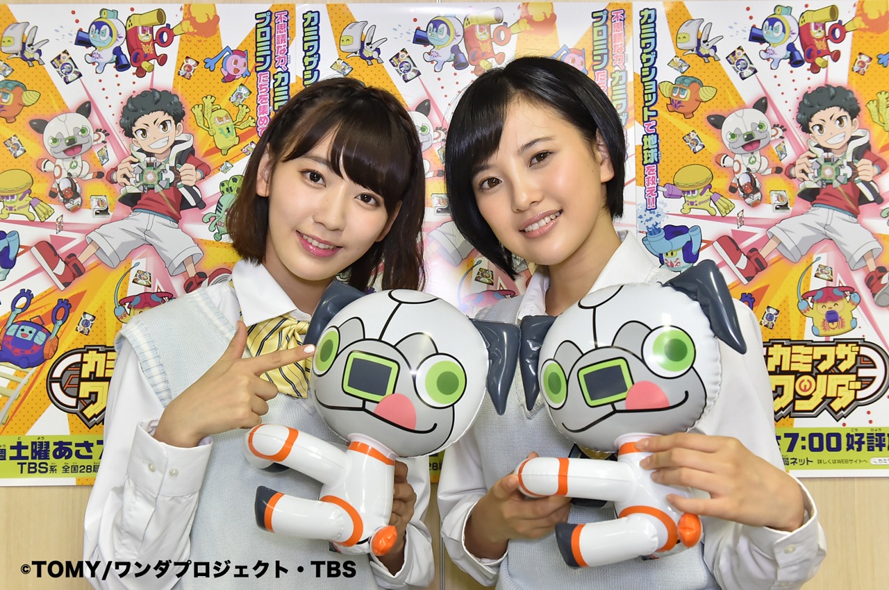 左から宮脇咲良、兒玉遥。(c)T/W・T