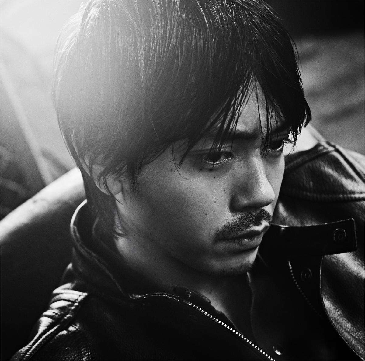 青柳翔「泣いたロザリオ」初回限定盤ジャケット