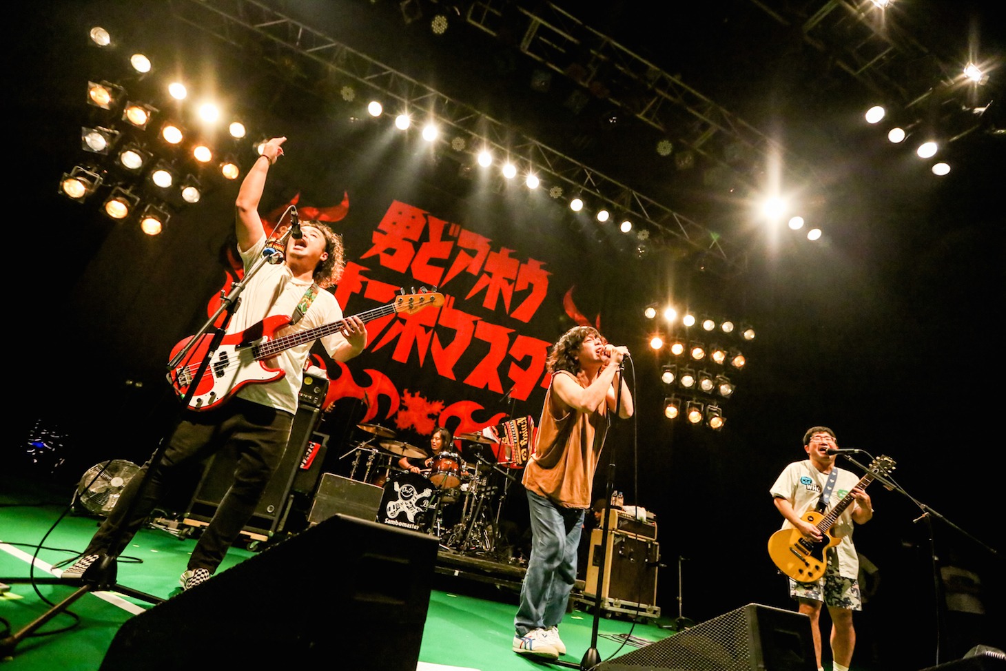 サンボマスターと峯田和伸によるセッションの様子。（Photo by Viola Kam[V'z Twinkle]）