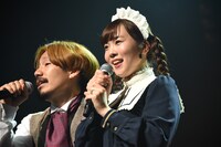 デュエットする清竜人（左）と清美咲（右）。