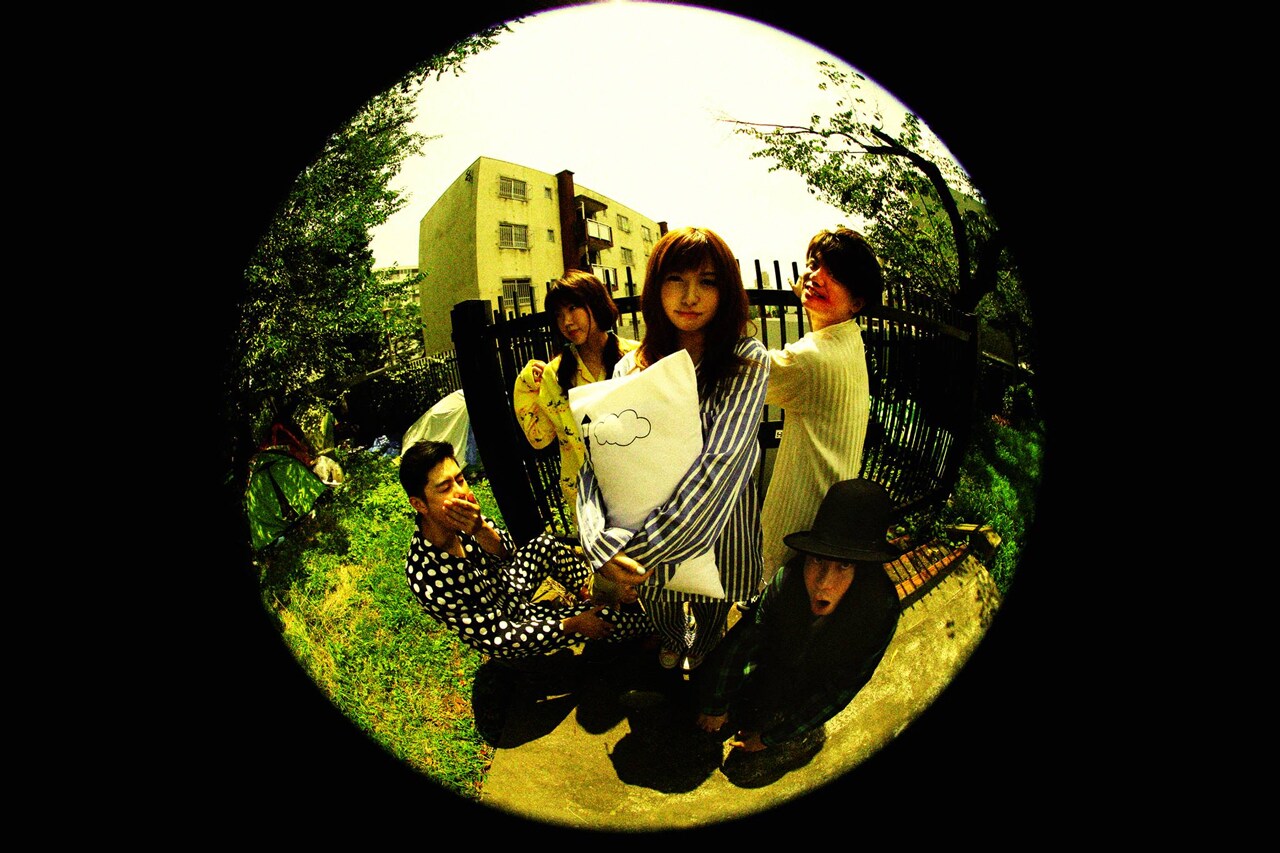 成瀬心美がVo務めるmezcolanza、1stアルバムをリリース