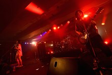 ヤバイTシャツ屋さん（撮影：半田安政[Showcase]）