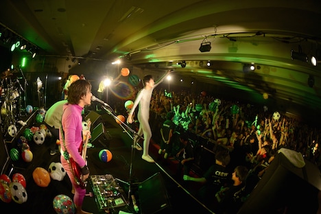 四星球（撮影：半田安政[Showcase]）