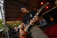 松崎兵太（G, Cho / SHANK）（撮影：半田安政[showcase]）