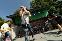 WEAKEND HEROES（撮影：半田安政[showcase]）