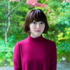 花澤香菜が雨の中佇む、秦基博作曲の新曲MV