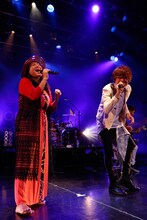 HY+BIGMAMA「Synchronicity Tour 2016」沖縄・ミュージックタウン音市場公演の様子。（Photo by G-KEN）