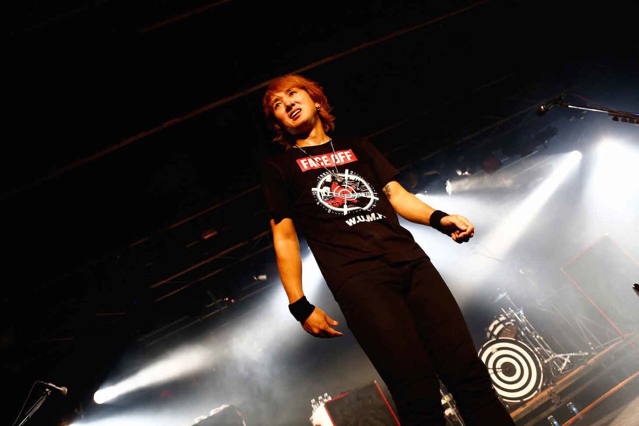 J対バンツアー開幕、初日はヒトリエと熾烈対決