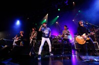 HY+BIGMAMA「Synchronicity Tour 2016」沖縄・ミュージックタウン音市場公演の様子。（Photo by G-KEN）