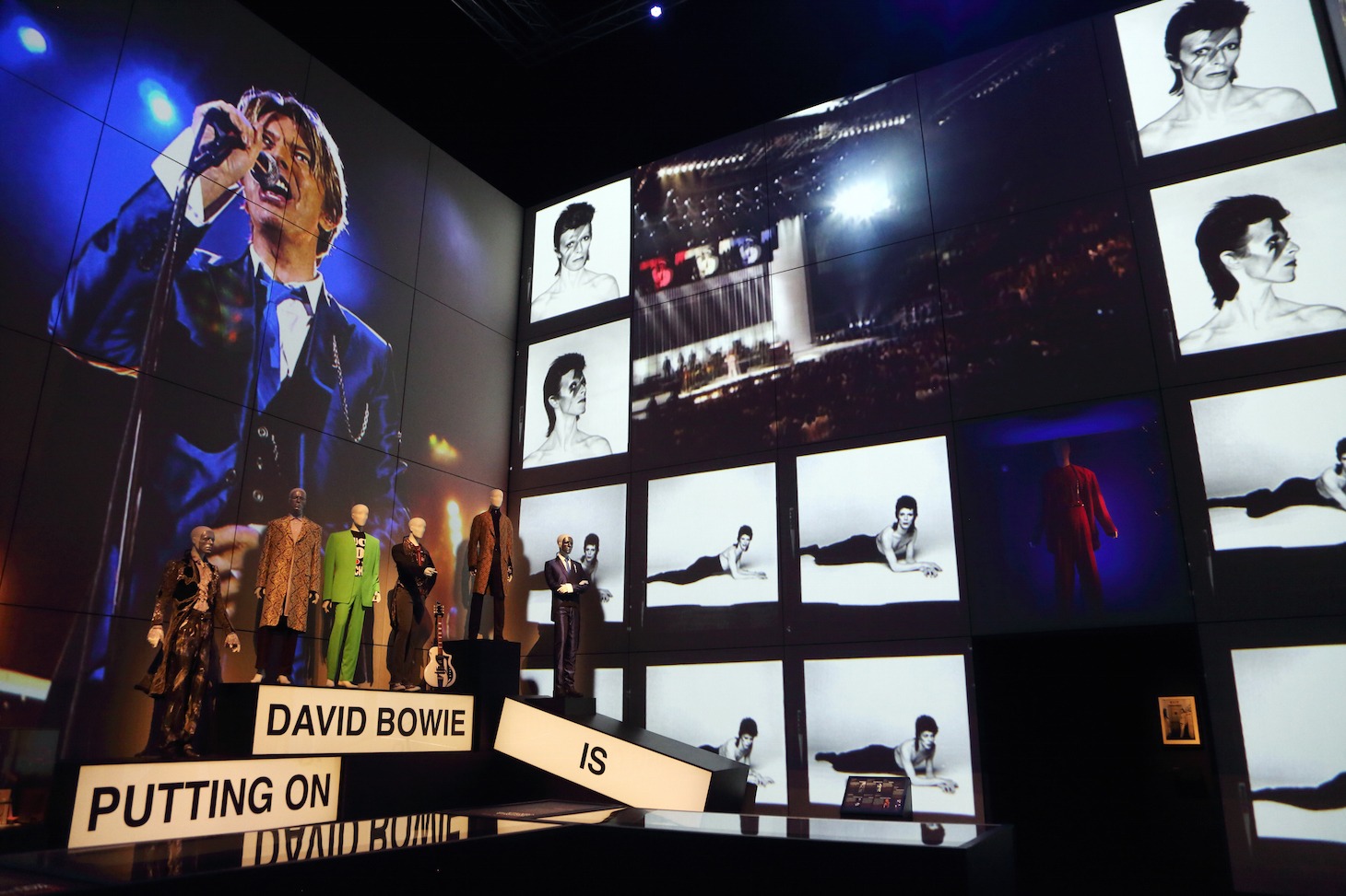 「DAVID BOWIE is」展示写真 (c)Eikon / G.Perticoni