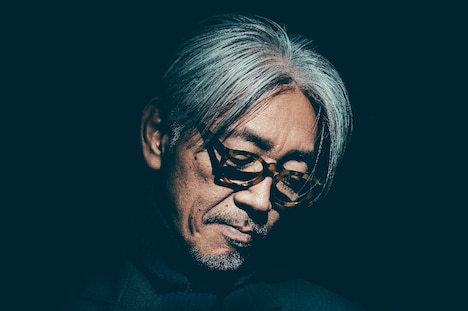 坂本龍一（Photo by Chad Kamenshine）