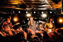 夜の本気ダンス（撮影：浜野カズシ）