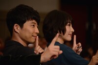 星野源と新垣結衣。