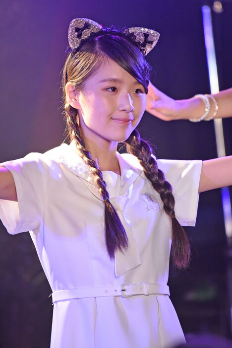 猫耳を付けた南端まいな。