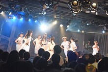 寺嶋由芙とコラボを行うアイドルネッサンス。